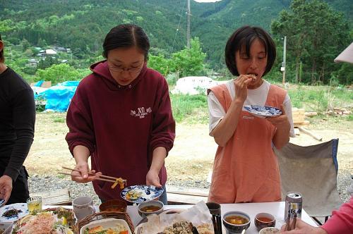 Keiko and Koko sitting down to lunch