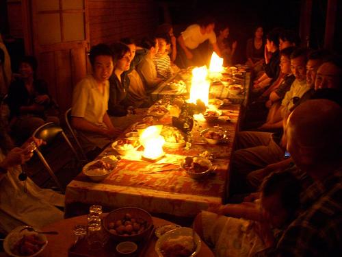 And then, the much-awaited mealtime. Getting together with all these smiling faces for a meal after a concert, it's the best thing ever!