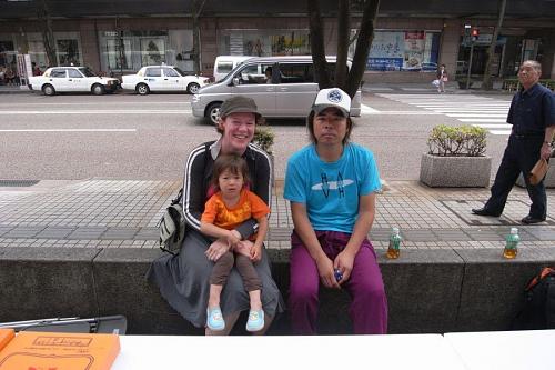 In a lucky turn of events, we ran into Katsuhiko Hibino outside the Nippon Ginko bank the next morning as he was preparing for an event. Note the semi-hysterical expression on me and the near-total disinterest on the faces of everyone else.