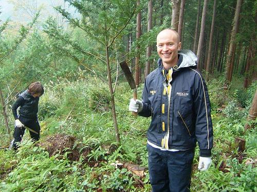 Joe was an English teacher in Kamiyama last year. He came all the way from Muroto to help out.