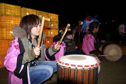 The live taiko drum accompaniment stirred up the dancers.