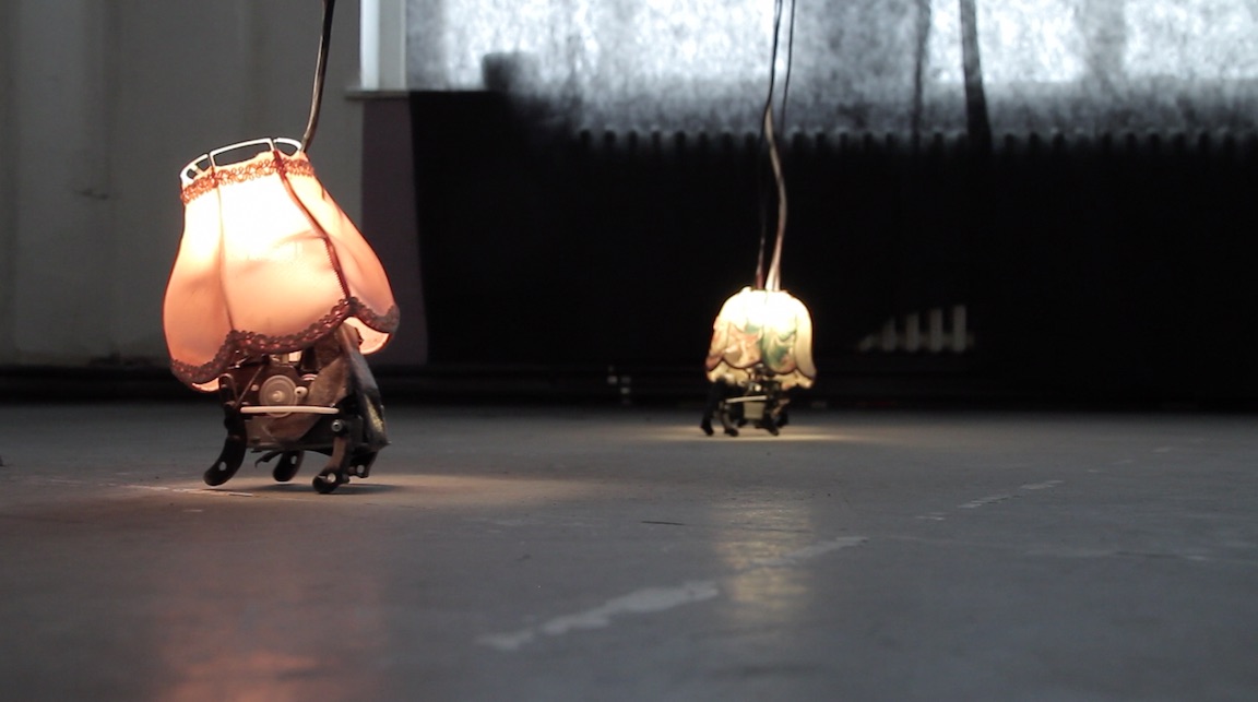 Anxious Lamps©Laura Luna Castillo&Jonathan Turner-Bishop 転載禁止