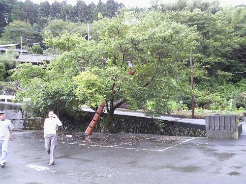 あ～あっ、おちてしもうたよ　どないしょほんま。師匠お願いします。