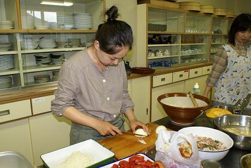 安岐理加さんのメイン料理は地元の食材を使った「神山の恵」、トマトソースニョッキ、パンプキンプリン