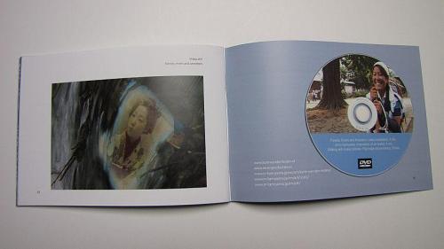 DVDには、｢Forests, Rivers and Ancestors｣｢Art in Kamiyama｣｢Walking with Kukai (Shikoku Pilgrimage documentary)｣の３作品が収められています。