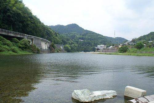 神山町の川遊びの名所、高瀬の川原