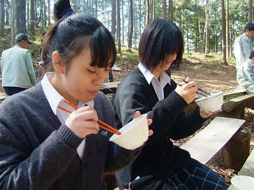 城西高校の女子学生さん。