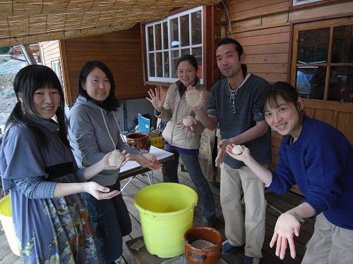 味噌団子を投げ入れるのは、空気を抜くためよ（”。＾）