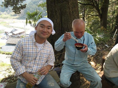 小野さくら野舞台でお昼ご飯３