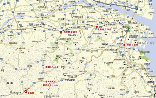 法定速度で車を走らせながら、神山町への入り口からの所要時間を計測。朝夕の混雑時以外であれば、地図に記した時間を見ておけば十分だと思います。