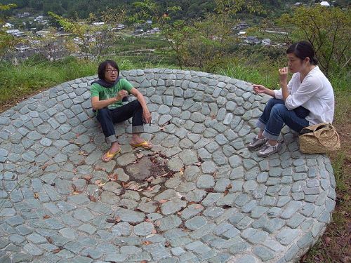 杉田さん夫妻と大粟山