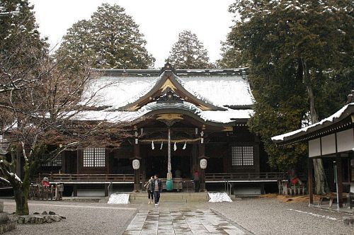 麻・楮の種を播殖してこの地を開拓、麻布木綿を生産して殖産興業と国利民福の基礎を築いたことにより祖神の天太玉命（大麻比古神）を阿波国の守護神として祀ったのが当社の始まりだそう。