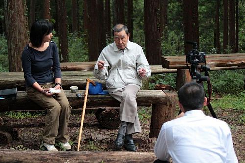 大粟玲造さん