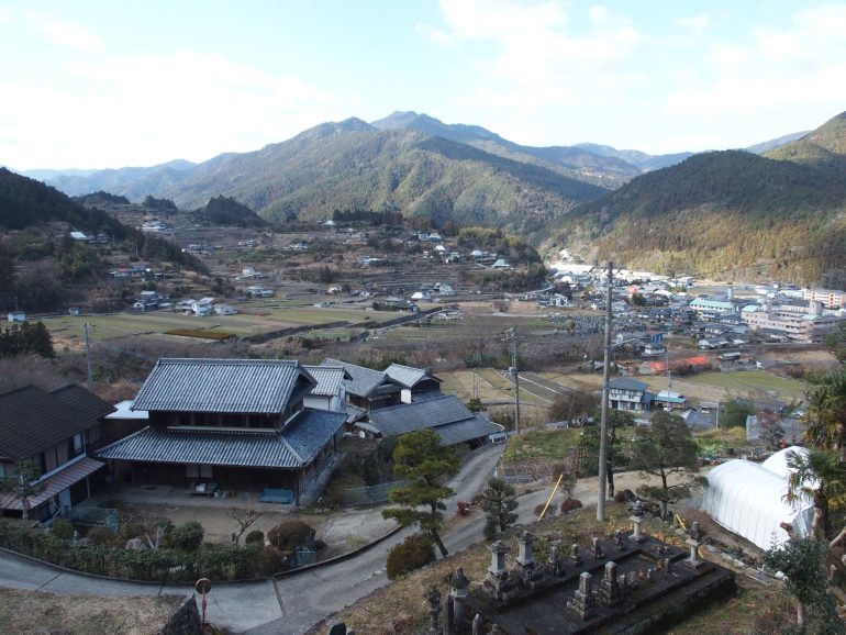 神山で暮らしたい人と空き家や地域との仲介役 ｜神山町移住交流支援センターで働く