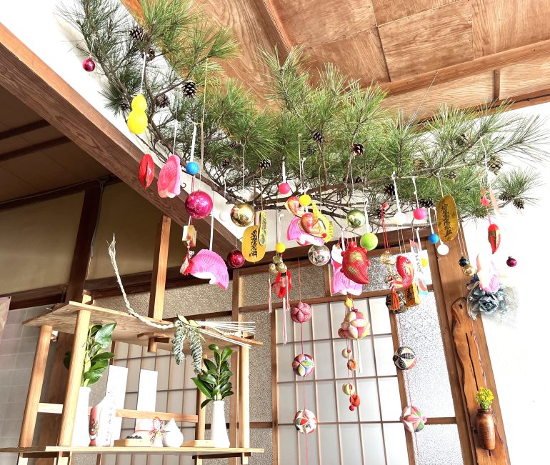 神山ならではのお正月、「松飾り」を記憶する。