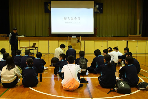 「まちの高校」の可能性を伸ばしたいから。 神山つなぐ公社がこの春、「ひとづくり」担当を募集します。