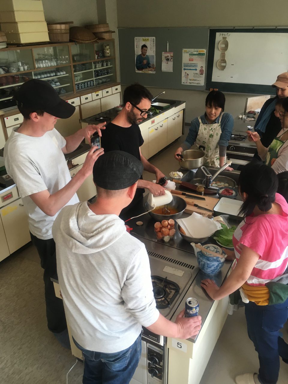 レポート 世界の料理教室 ウルグアイ編 イン神山 神山町のいまを伝える レポート 世界の料理教室 ウルグアイ編 イン神山 神山町のいまを伝える